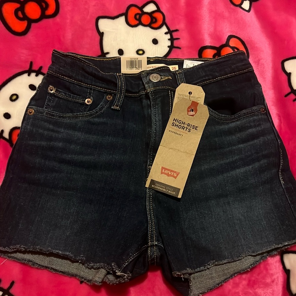 Brand new Levi’s high rise shorts size 25 waist